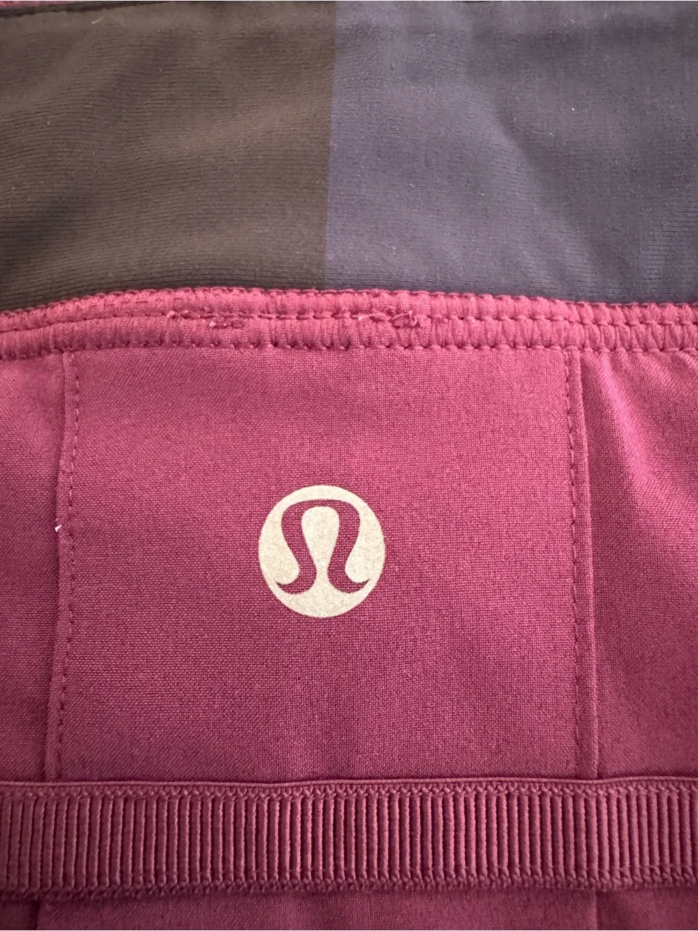 lululemon Run Pace Setter Skirt skort in plum pow stripe, size 8 pleated back